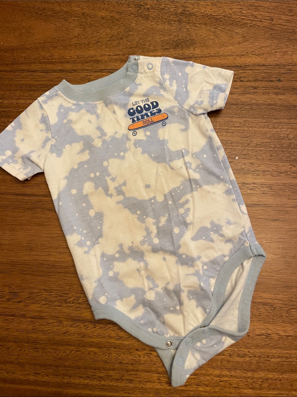 Tie-Dye Short Sleeve Baby Bodysuit with Skateboard Graphic